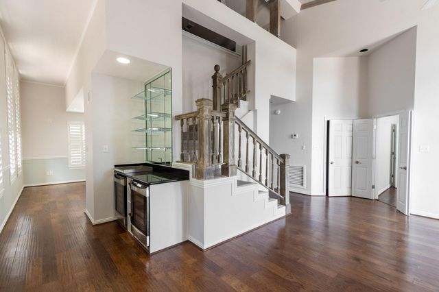 2102 Post Office Street Corner 8, Galveston, TX 77550