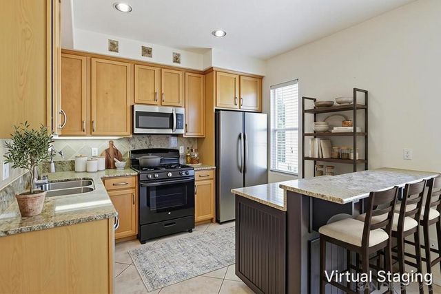 7613 Family Circle, San Diego, CA 92111