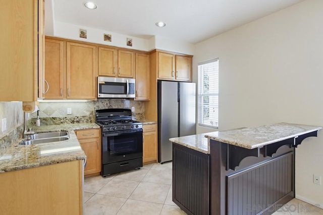 7613 Family Circle, San Diego, CA 92111