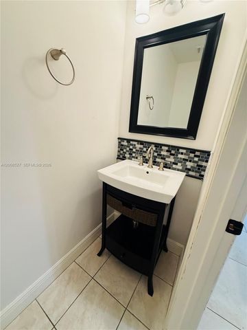 117 NW 106th Ave 117, Pembroke Pines, FL 33026