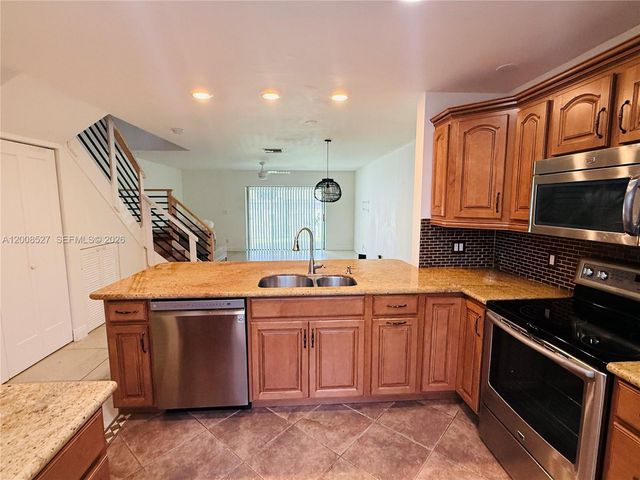 117 NW 106th Ave 117, Pembroke Pines, FL 33026