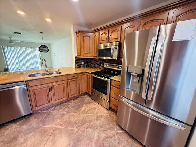 117 NW 106th Ave 117, Pembroke Pines, FL 33026