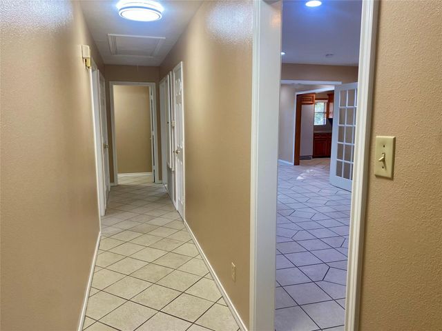 7868 Broadview Drive, Houston, TX 77061