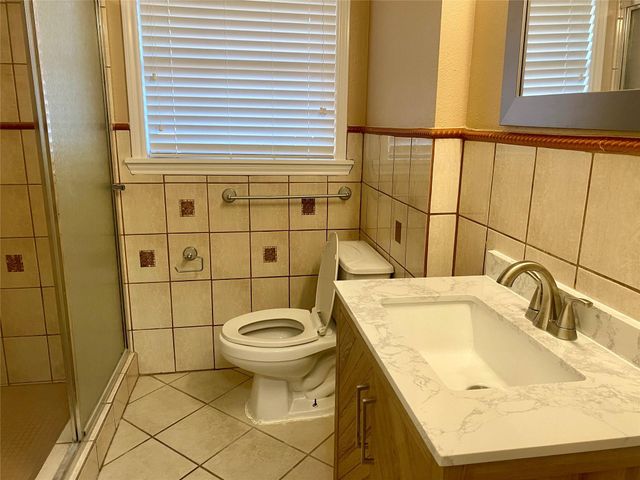 7868 Broadview Drive, Houston, TX 77061