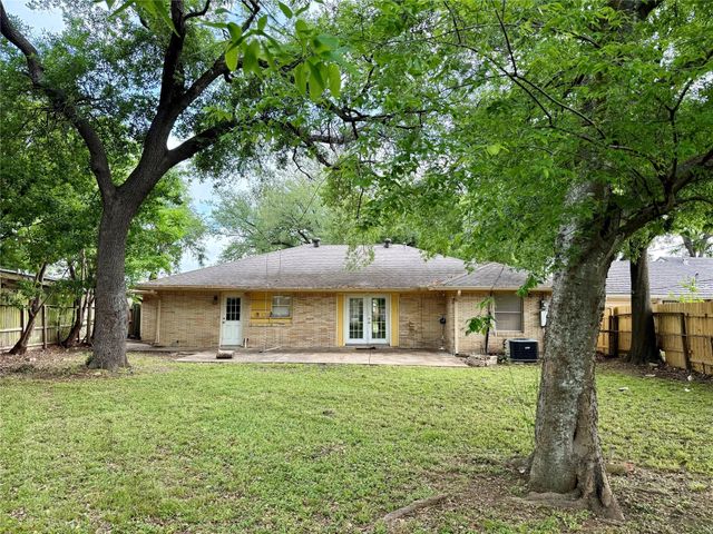 7868 Broadview Drive, Houston, TX 77061