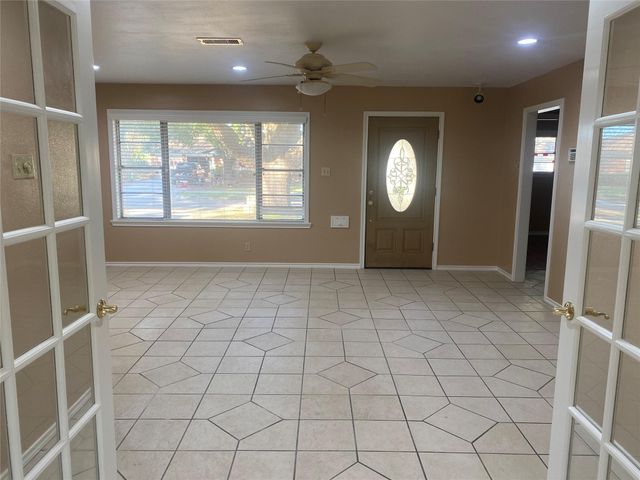 7868 Broadview Drive, Houston, TX 77061