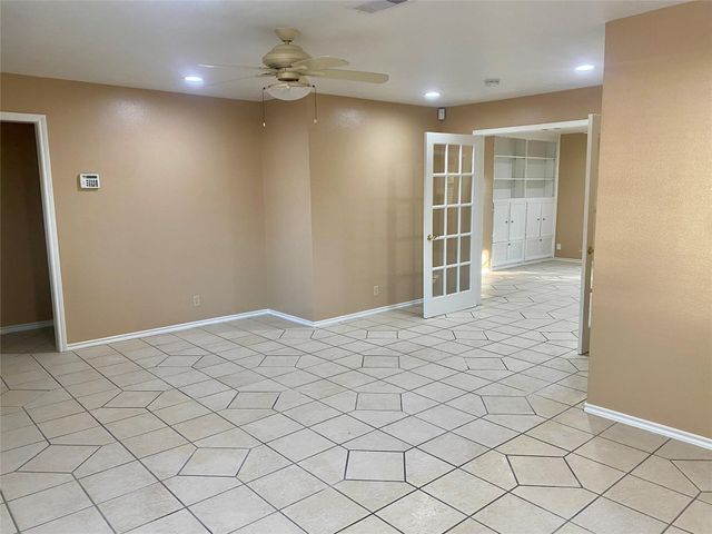 7868 Broadview Drive, Houston, TX 77061