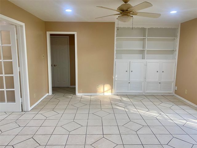 7868 Broadview Drive, Houston, TX 77061
