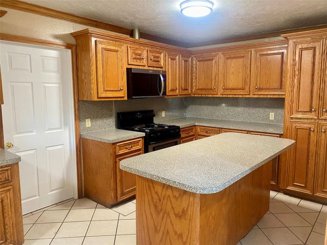 7868 Broadview Drive, Houston, TX 77061