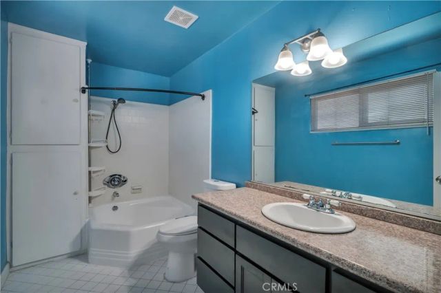 811 W Poplar Street, Compton, CA 90220