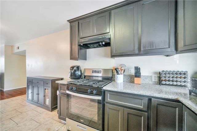 811 W Poplar Street, Compton, CA 90220