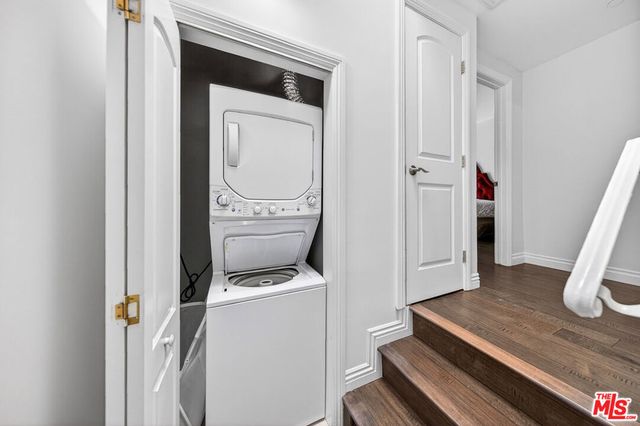 2743 Montrose Avenue 110, La Crescenta, CA 91020