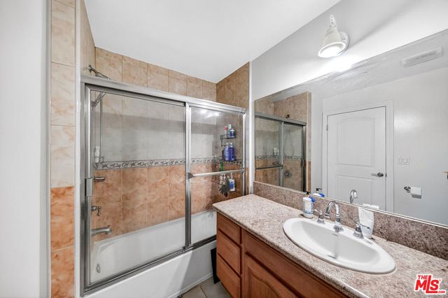 2743 Montrose Avenue 110, La Crescenta, CA 91020