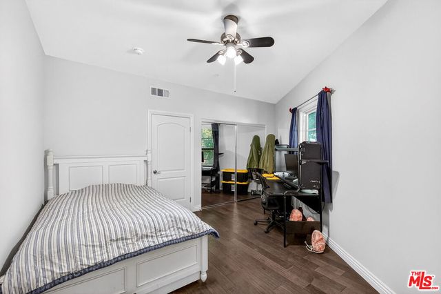 2743 Montrose Avenue 110, La Crescenta, CA 91020