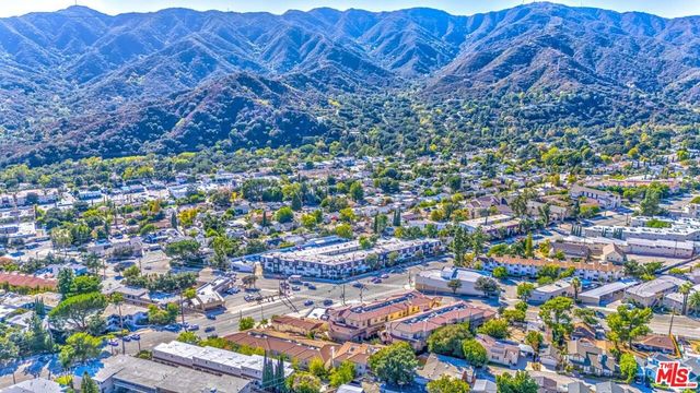2743 Montrose Avenue 110, La Crescenta, CA 91020