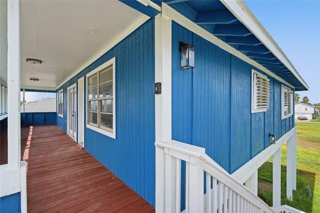 16510 Jamaica Inn Road, Jamaica Beach, TX 77554