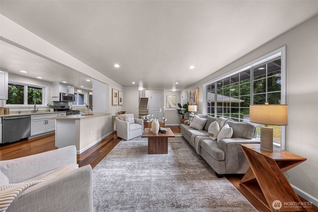 14102 NE 86th Court, Redmond, WA 98052