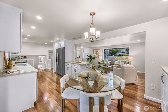 14102 NE 86th Court, Redmond, WA 98052