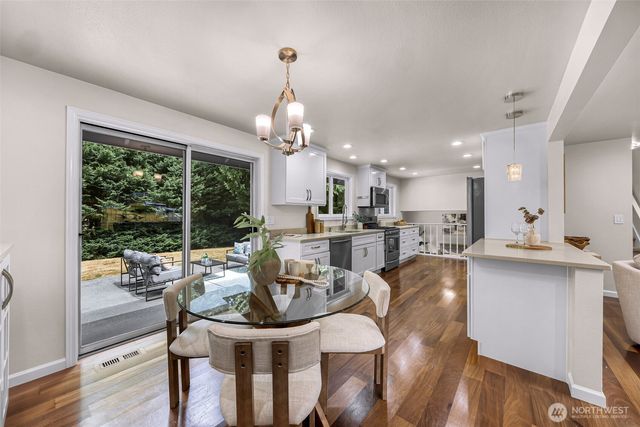 14102 NE 86th Court, Redmond, WA 98052