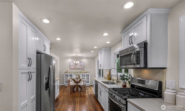 14102 NE 86th Court, Redmond, WA 98052