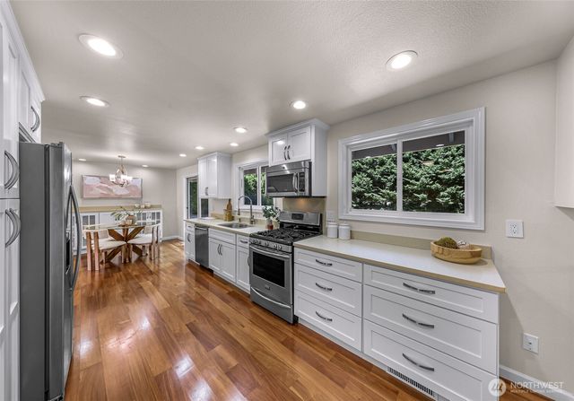 14102 NE 86th Court, Redmond, WA 98052