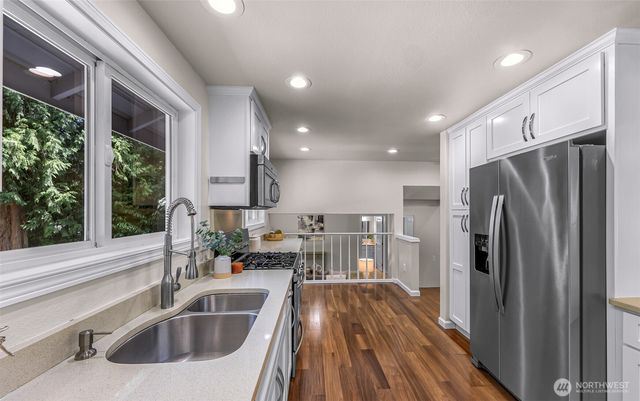 14102 NE 86th Court, Redmond, WA 98052