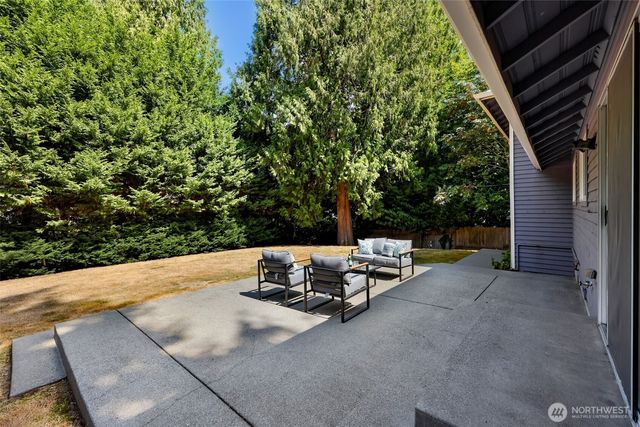 14102 NE 86th Court, Redmond, WA 98052