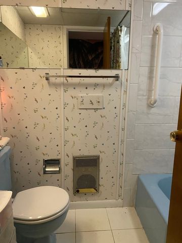 6013 Ridgeway Drive, Woodridge, IL 60517