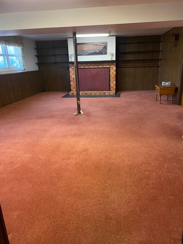 6013 Ridgeway Drive, Woodridge, IL 60517