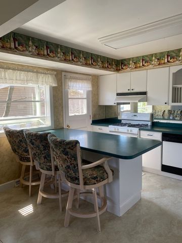 6013 Ridgeway Drive, Woodridge, IL 60517