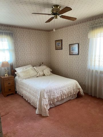 6013 Ridgeway Drive, Woodridge, IL 60517