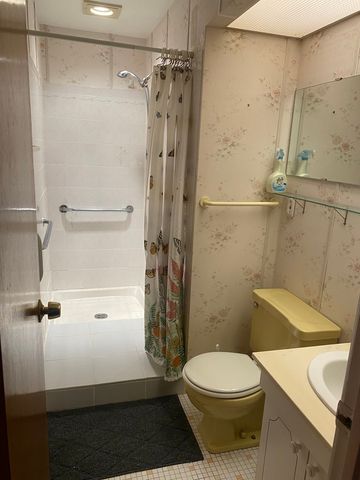 6013 Ridgeway Drive, Woodridge, IL 60517