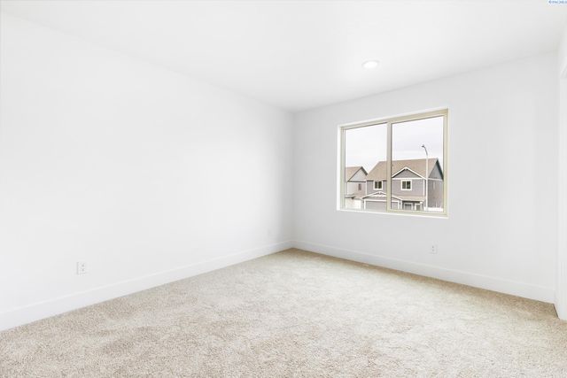 7487 Grapevine Ct, West Richland, WA 99353