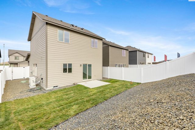 7487 Grapevine Ct, West Richland, WA 99353