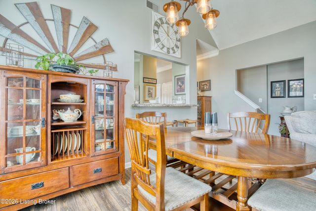 10111 Sea Pines Ct, Louisville, KY 40291