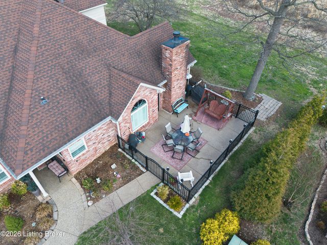 10111 Sea Pines Ct, Louisville, KY 40291