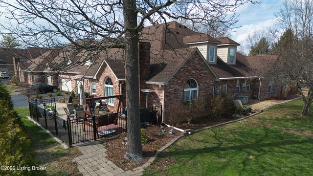 10111 Sea Pines Ct, Louisville, KY 40291