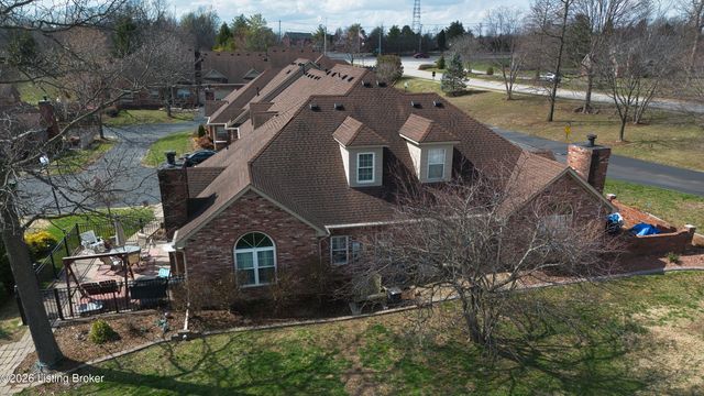 10111 Sea Pines Ct, Louisville, KY 40291