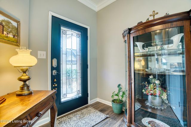 10111 Sea Pines Ct, Louisville, KY 40291