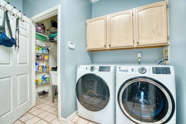 10111 Sea Pines Ct, Louisville, KY 40291