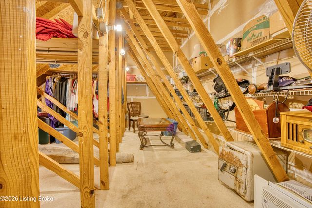 10111 Sea Pines Ct, Louisville, KY 40291