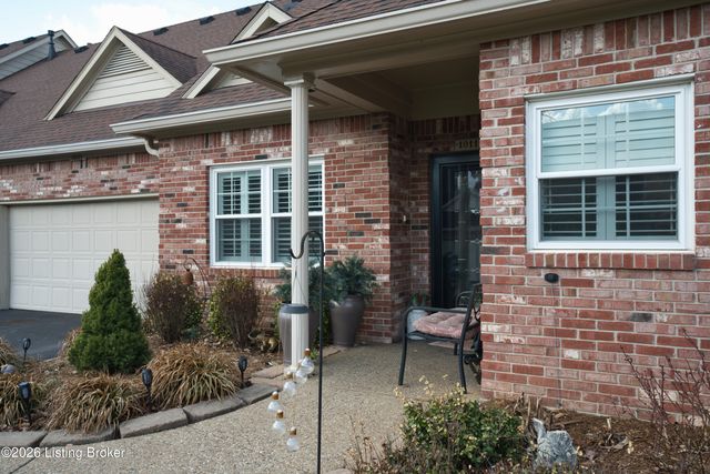 10111 Sea Pines Ct, Louisville, KY 40291