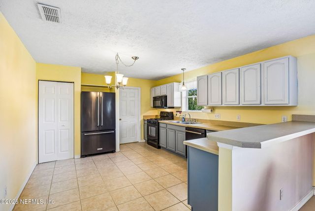 3346 AMERICA Avenue, Jacksonville Beach, FL 32250