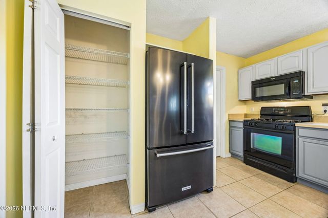 3346 AMERICA Avenue, Jacksonville Beach, FL 32250