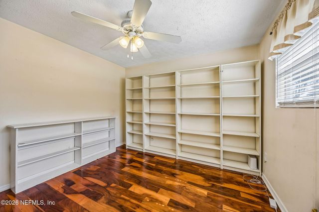 3346 AMERICA Avenue, Jacksonville Beach, FL 32250