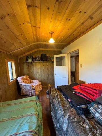 1 Maple Ave, Rosamond, CA 93560