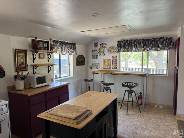 1 Maple Ave, Rosamond, CA 93560
