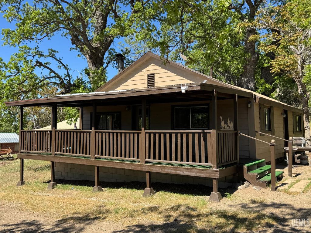 1 Maple Ave, Rosamond, CA 93560