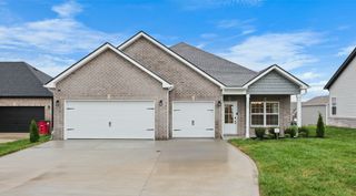 641 Woodrush Dr, Clarksville, TN 37040