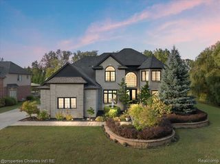 58 Ingram Drive, Troy, MI 48098